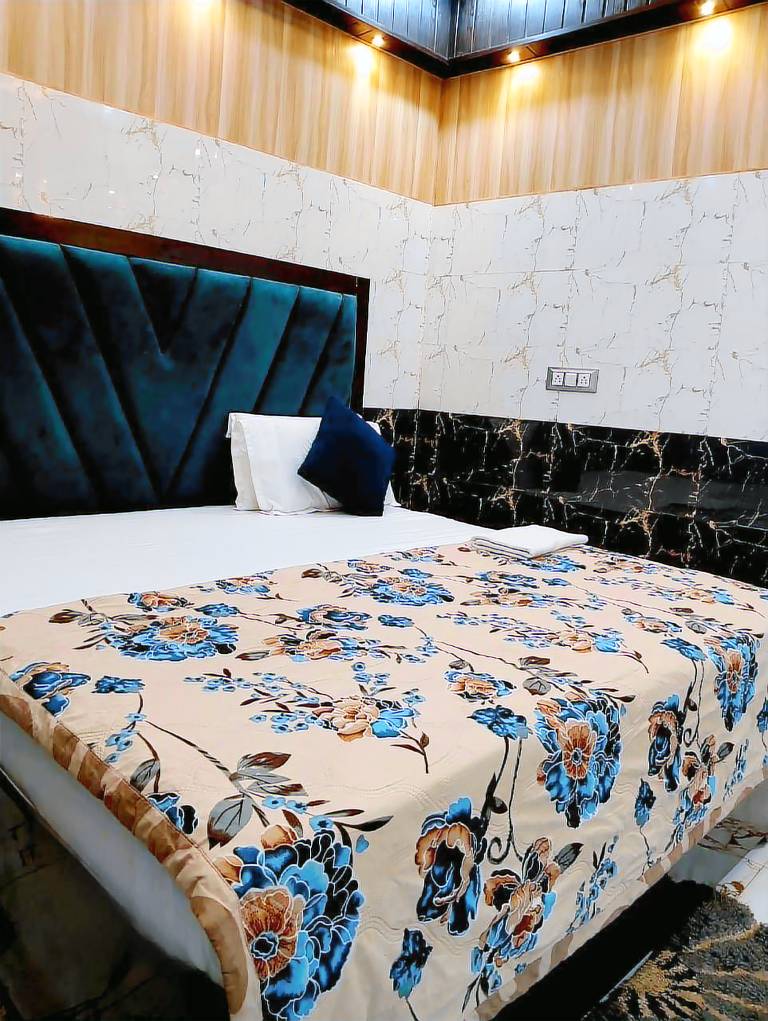 Hotel Samiksha Inn in Ayodhya