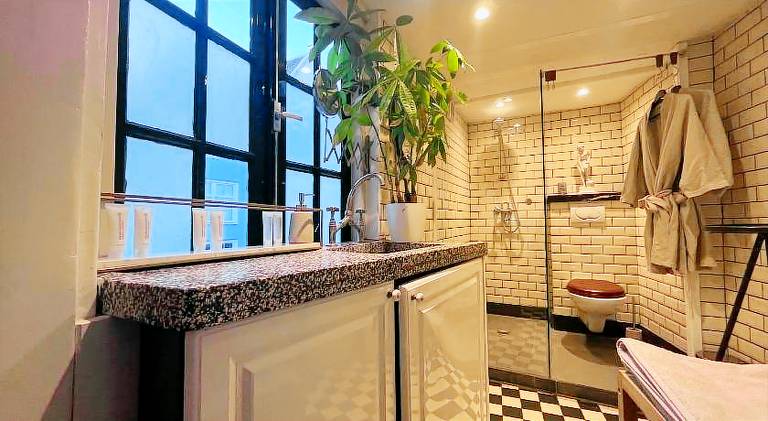 The smallest hotel in Amsterdam — photo 4