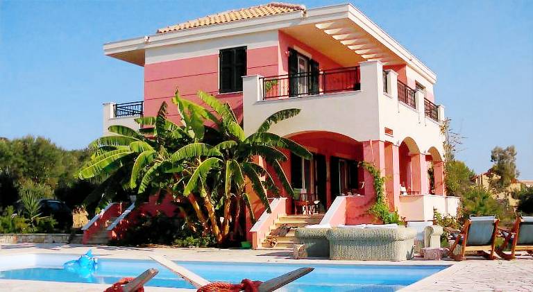 Βίλα Παραλία Ξι