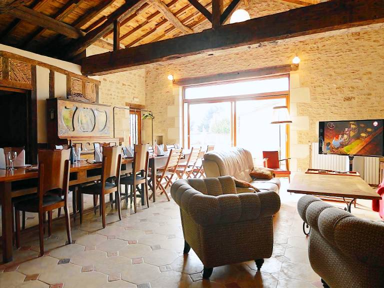 Vacation home with patio & pool — photo 4