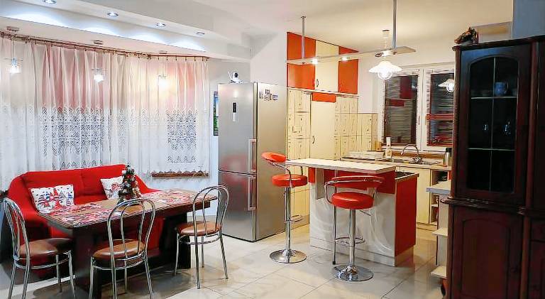 Villa with 4 rooms for 10 persons — photo 2