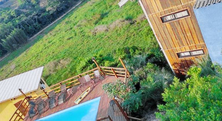 Vacation home with pool — photo 5