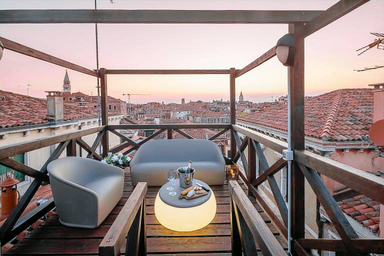 Rental apartment with patio | Near Rialto Bridge in Venice