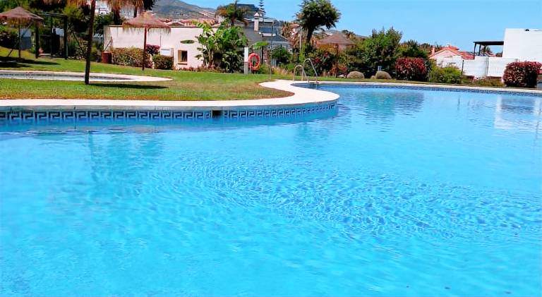 Holiday apartment with pool — photo 4