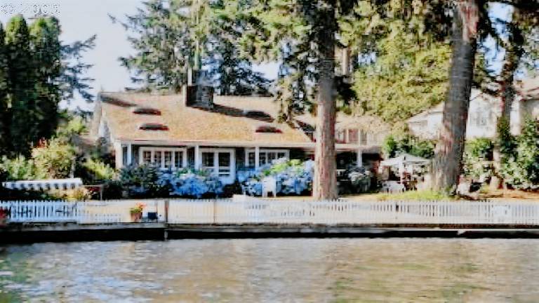 House  Lake Oswego