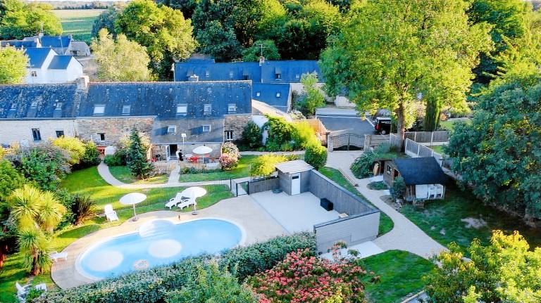 Beautiful gite with pool, terrace & yard | Pets allowed — photo 3