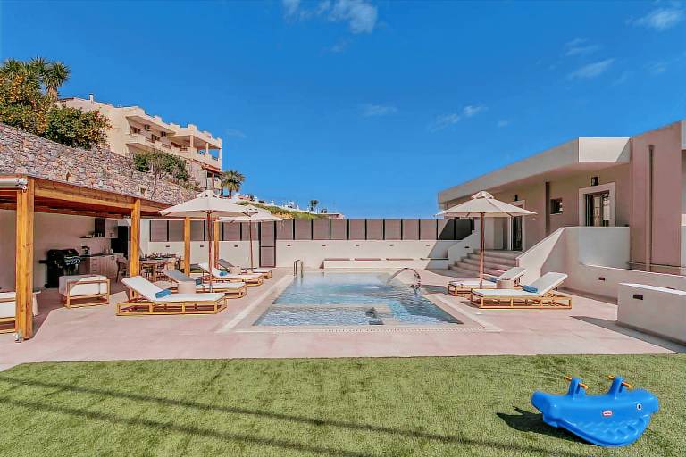 Villa with garden, grill & private pool — photo 5