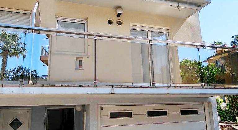 Apartment with terrace — photo 5