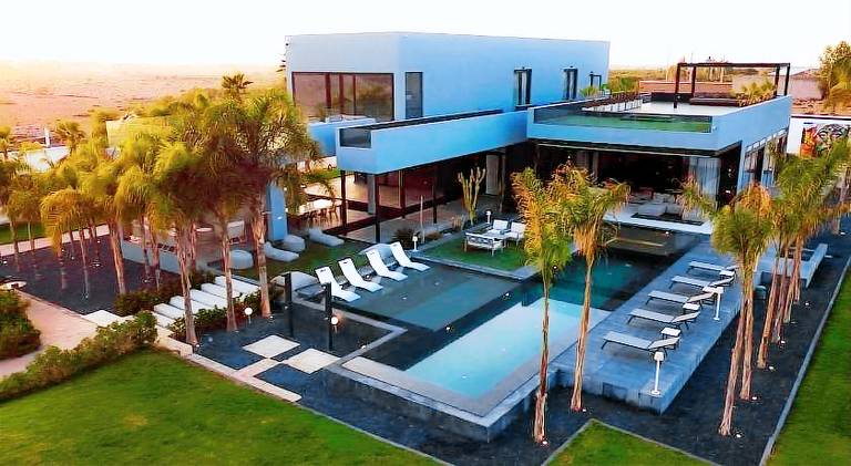 300 m&sup2; Villa