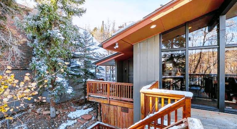 Ski In and Out, Short Walk or Drive to Ski and Bike Access, Private Hot Tub, Sleeps 6 — photo 5
