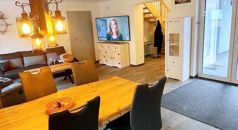 Nice vacation home with patio, grill & sauna | Pet-friendly — photo 3