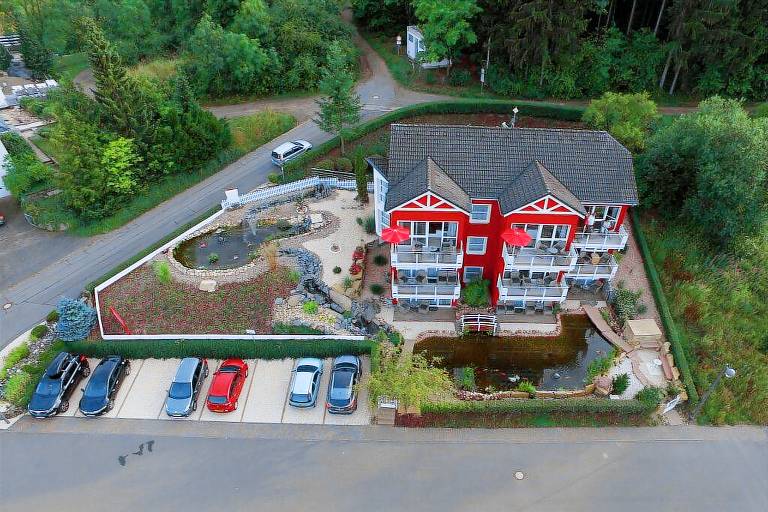 House with garden, terrace & jacuzzi — photo 2