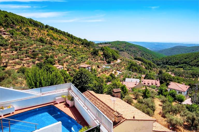Entregredos: Rural House in Sierra de Gredos with Pool and Jacuzzi — photo 2