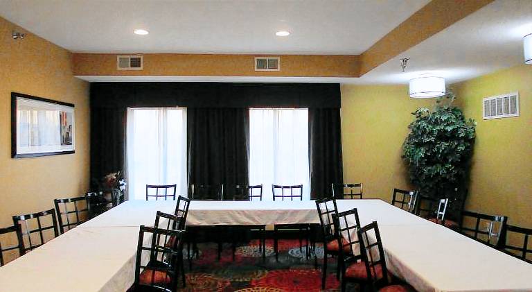 Holiday Inn Express Cloverdale (Greencastle) by IHG — photo 5
