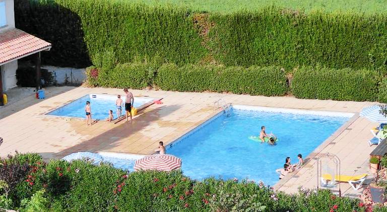 Vacation home with pool, barbecue & yard | Pets are welcome in Arles