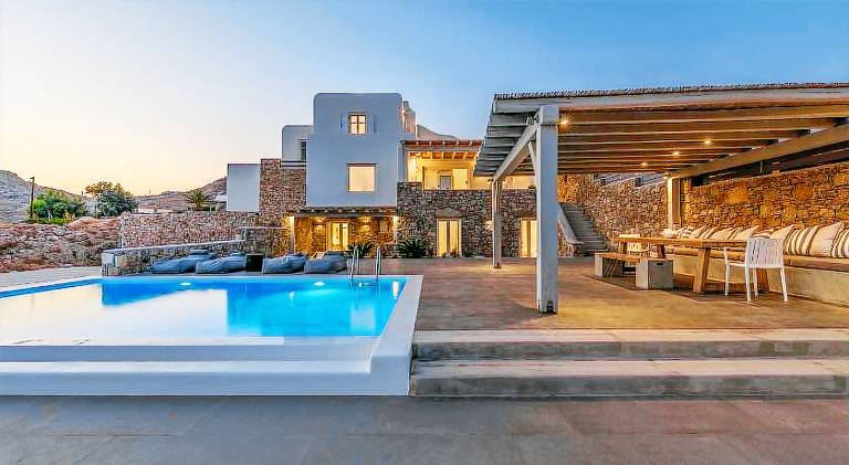 Big villa with grill, garden & terrace | Next to the beach | Perfect for remote work | Pets allowed in Mykonos