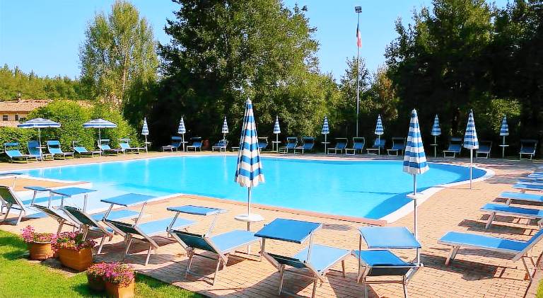 Rental apartment with pool in Castel del Piano