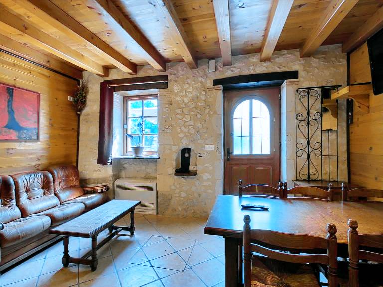 Beautiful vacation home with patio, garden & barbeque | Nature view | Pet-friendly — photo 5