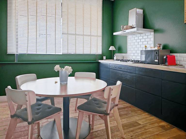Rental apartment with patio — photo 3