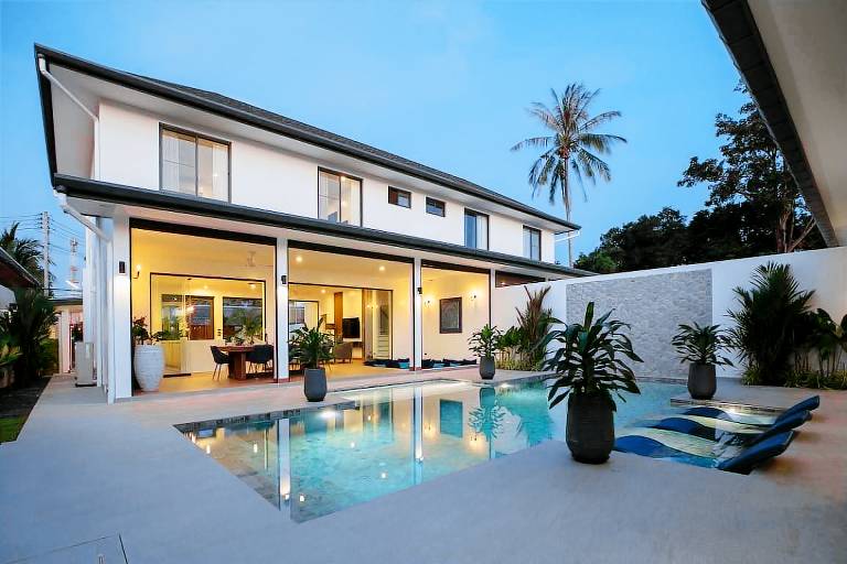 House with yard, private pool & grill in Rawai