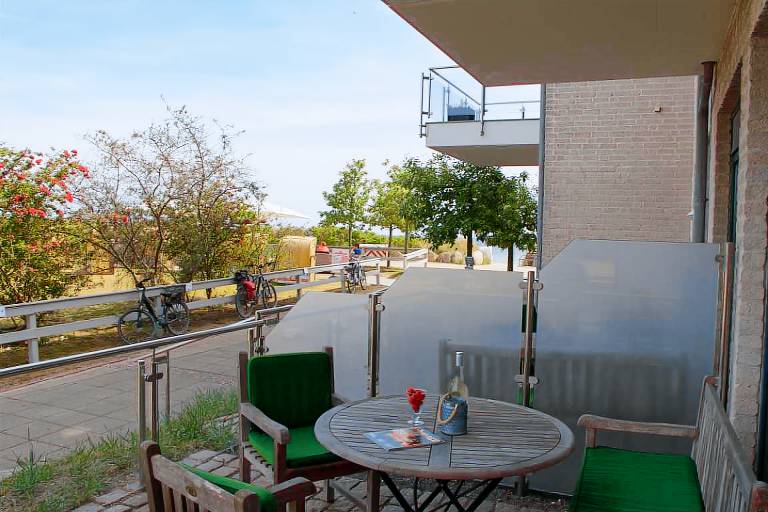 Apartment with pool, sauna & patio — photo 4