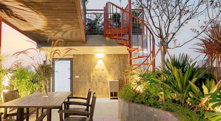 Serviced apartment with patio & yard | Good for workation — photo 4