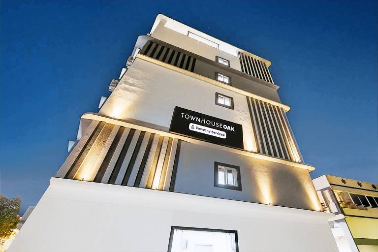 Super Townhouse Oak L B Nagar Metro Station