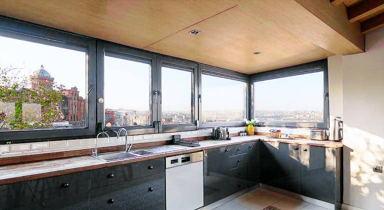 Iconic Sea View Duplex w Terrace in Balat — photo 4