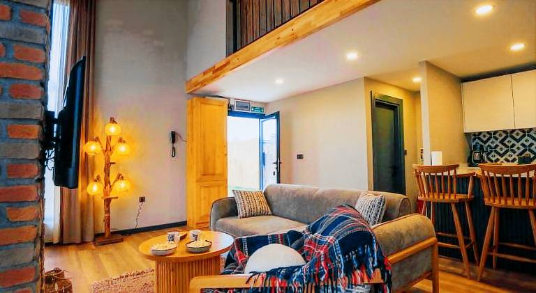 Villa with patio, private pool & garden | Suitable for remote work | Pet-friendly — photo 2