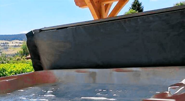 Chalet with jacuzzi — photo 3