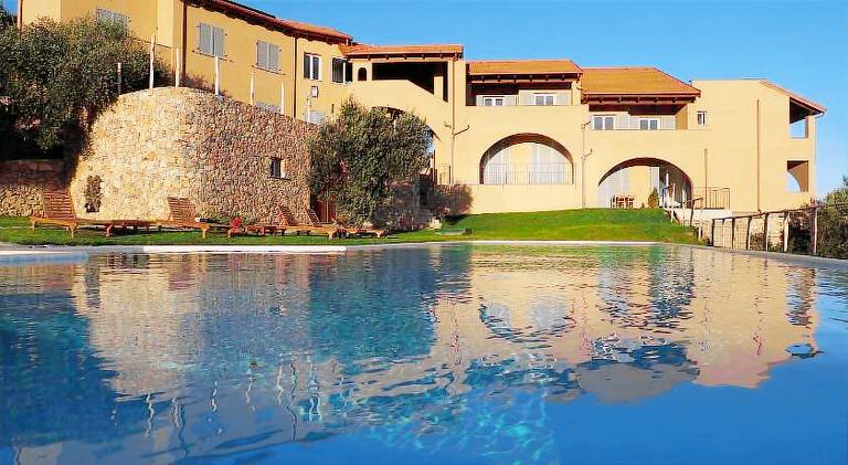 Lovely farm with garden, pool & patio | Pets allowed in Loano