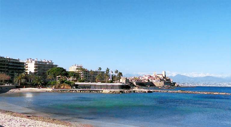 Apartment with 1 room for 2 persons in Antibes