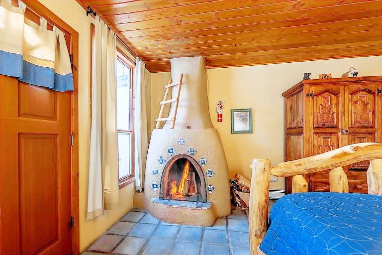 Bed and Breakfast in Taos from 97 HomeToGo