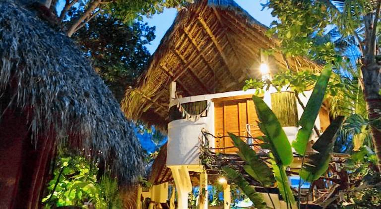 Lodge with terrace & yard | Beach nearby | Pets are welcome in Santa María Tonameca