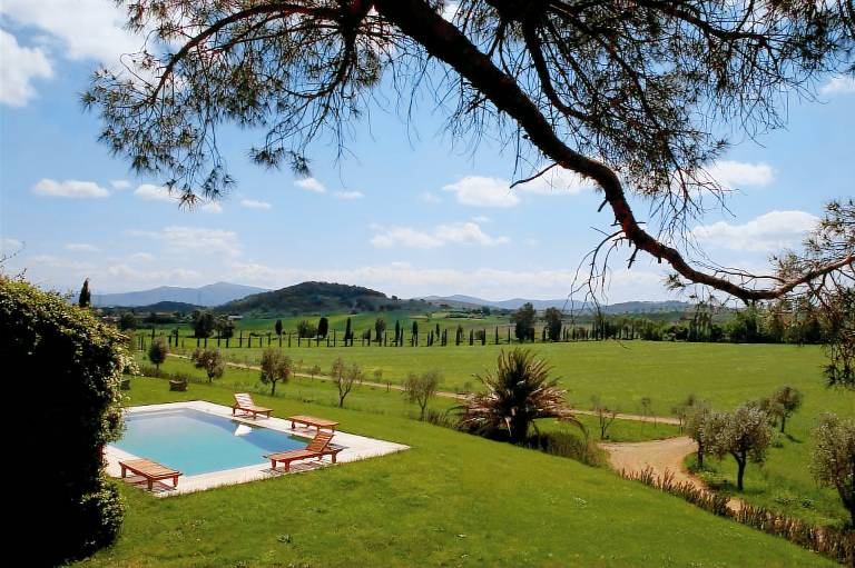 Villa 'La Vigna' with Private Pool, Wi-Fi and Air Conditioning in Gavorrano
