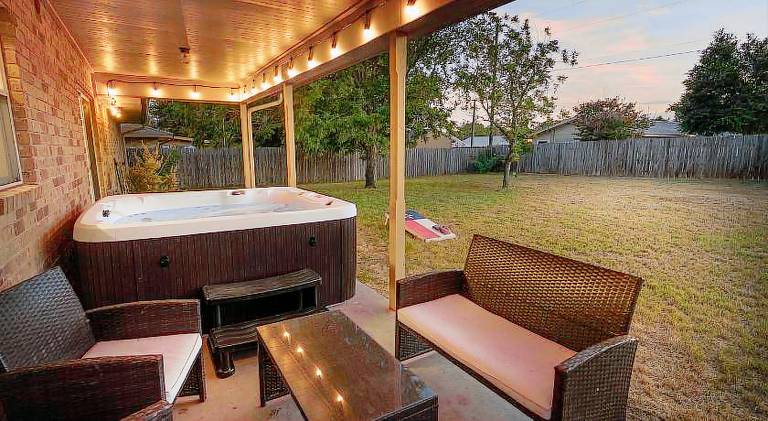 Ample vacation home | Pets are welcome in Fredericksburg, TX