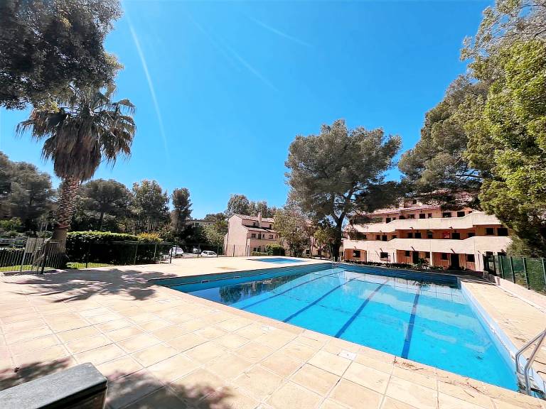 Apartment with pool | Beach nearby | Pet-friendly in Saint-Raphaël