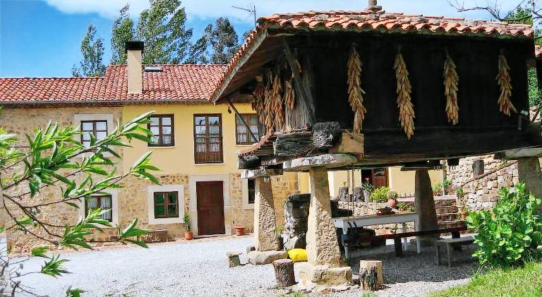 Casa Pola de Siero