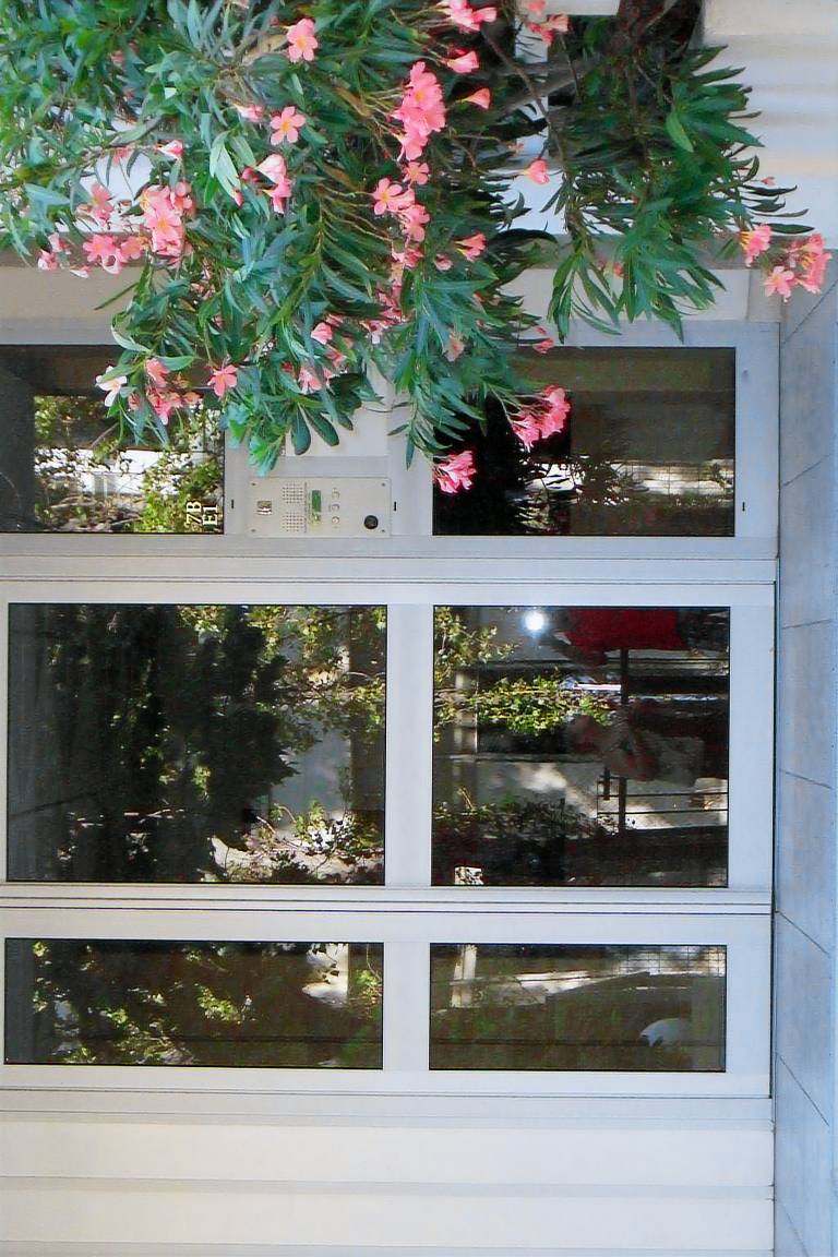 Holiday apartment with pool & garden — photo 4