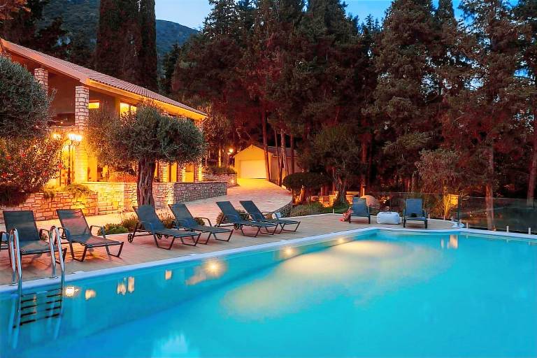 Stunning Seafront Corfu Residence Villa Serene Private Heated Pool — photo 3