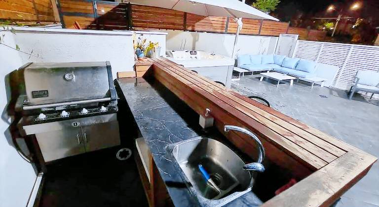 Villa with hot tub — photo 4