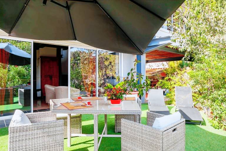 Villa “Dolce Vita” – Close to the Beach, Terraces, Jacuzzi & Wi-Fi — photo 3