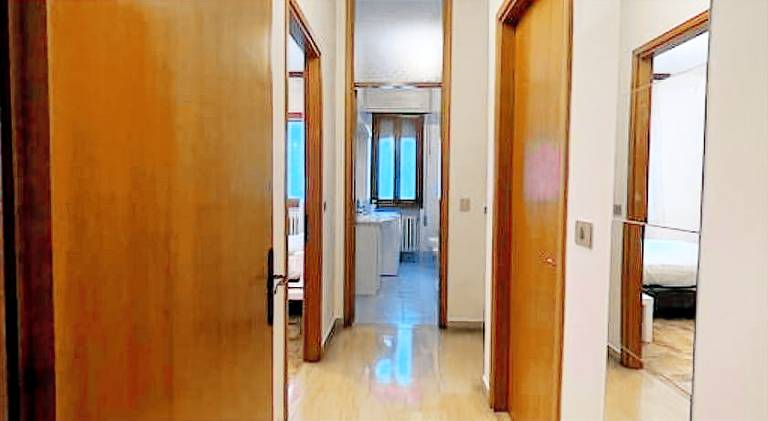 Rental apartment with 3 rooms for 5 persons — photo 4