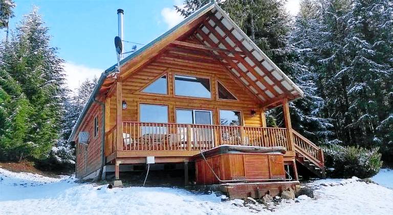 House with jacuzzi | Pets allowed in Packwood, WA