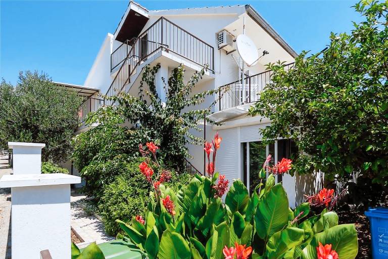 Rental apartment with patio & garden | City view in Dubrovnik