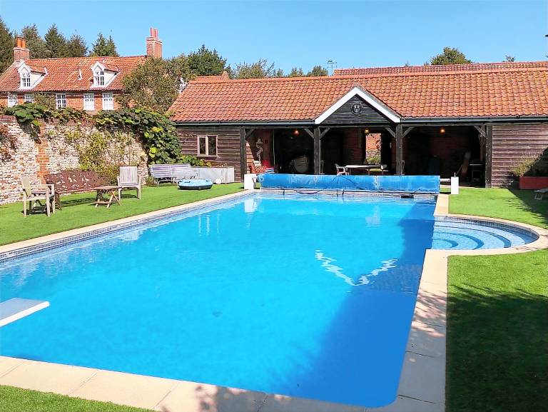 Cottage Holt