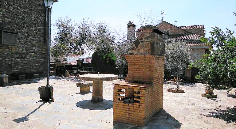 House with patio, garden & barbecue — photo 5