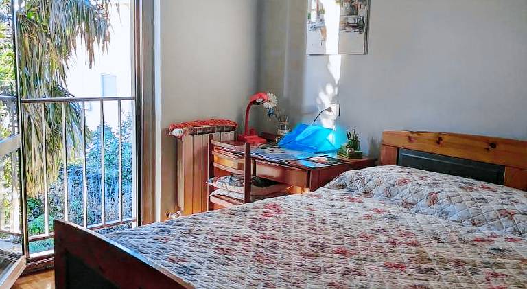 Camera con bagno in villa