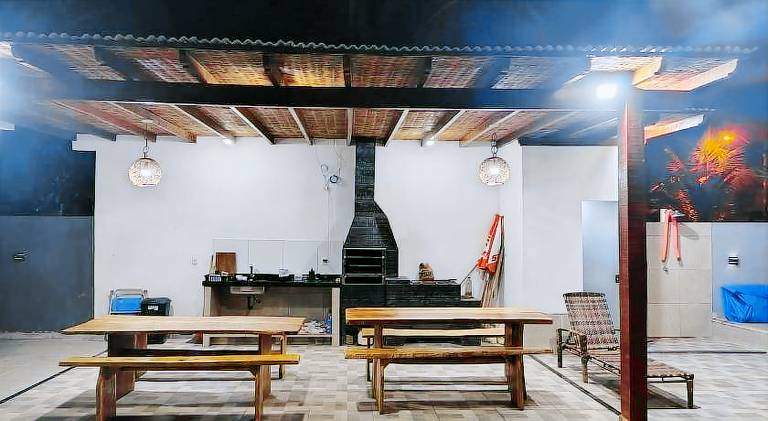 House with pool — photo 3