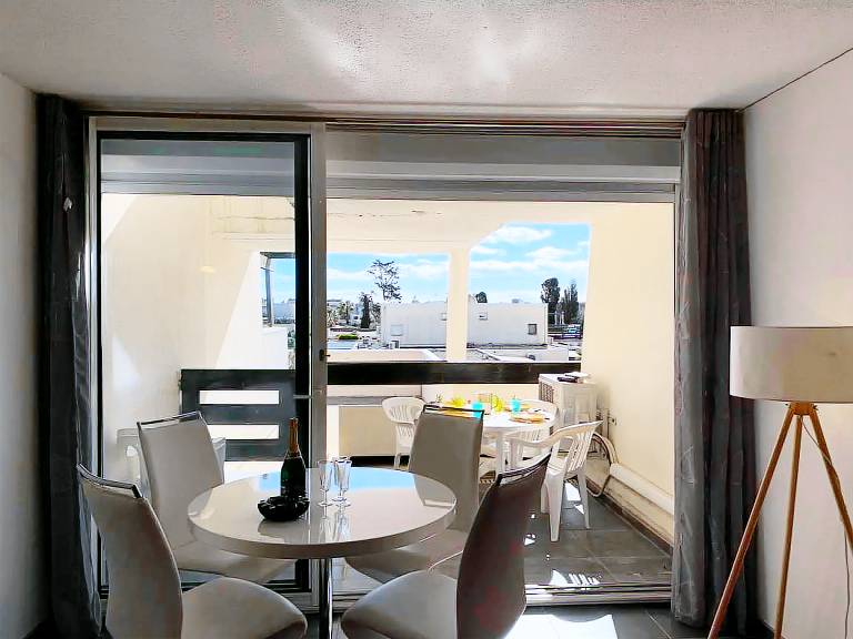 Holiday apartment with terrace — photo 3